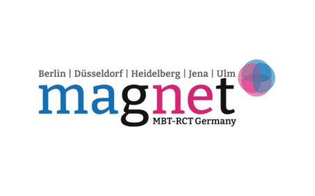 Logo der Studie: in verschieden farbiger Schrift steht groß Magnet. Darüber stehen die beteiligten Städte und darunter steht in schwarzer Schrift MBT-RCT Germany