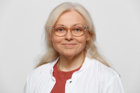 Portrait der leitenden Oberärztin Dr. Burchert